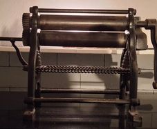 Antique Wringer Mangle