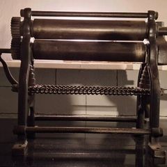 Antique Wringer Mangle