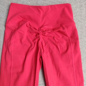 Scrunch bum bright coral Sports Capri Leggings
