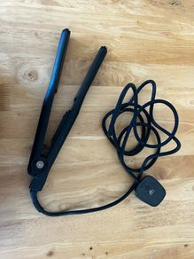 Basic boots hair straightener