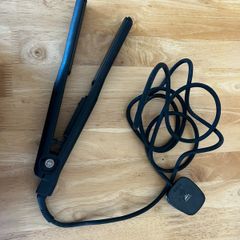 Basic boots hair straightener