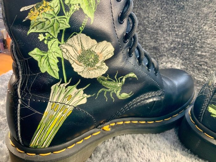 Dr Martens / Docs 1490 , Size 5, Wild Botanics Floral in Multi