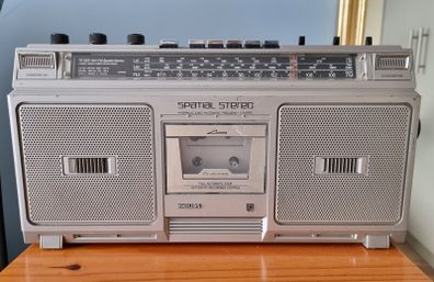 Vintage Philips Spatial Stereo Radio Cassette Player TR 2821/15, works perfect.
