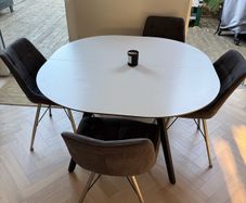 Extendable Scandinavian Dining Table & 4 Upholstered Chairs Purchased from BoConcept