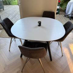 Extendable Scandinavian Dining Table & 4 Upholstered Chairs Purchased from BoConcept