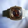 Vintage SEKONDA 1960/70s ladies wristwatch . Original Soviet production. Dial finished in burgundy and gold with black Roman numerals. Hand winding in full working order. Face showing 17 Jewels USSR. First class movement Image 7