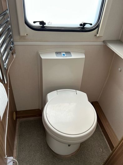 Lunar Quasar 554 4 Berth caravan