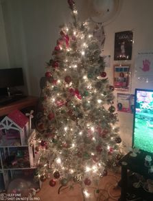 6ft christmas tree with decorations