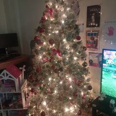 6ft christmas tree with decorations