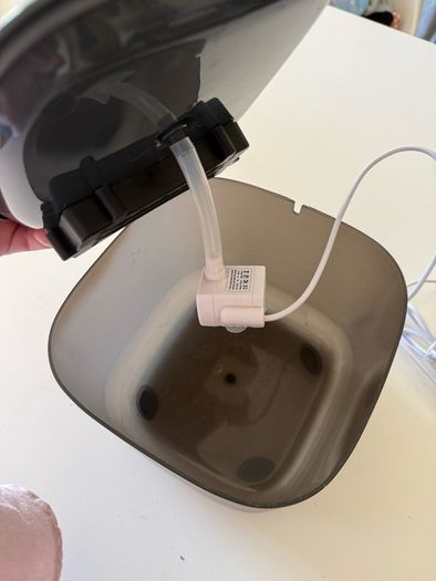 Pet water fountain
