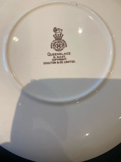 Royal Doulton Queenslace  D6447 tea set