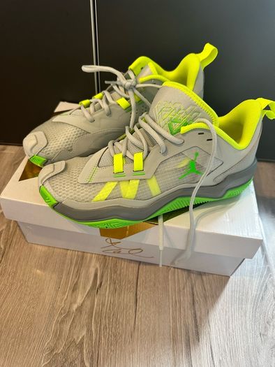 BNIB Nike Jordans UK 8