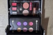 New make up set with case