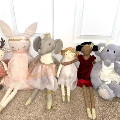 Like new soft dolls and teddies