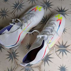 shoes football pit