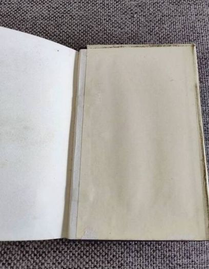 Mo Turur go hAmerice by An Craoibhin 1937 hardback with dustcover by Douglas Hyde The Little Branch and My Travels in America in good condition with some wear to the dustcover see photos and some writing on the inside page FREE POSTAGE INCLUDED