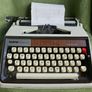 Brother Deluxe 1350 Vintage typewriter (in working order) Image 9
