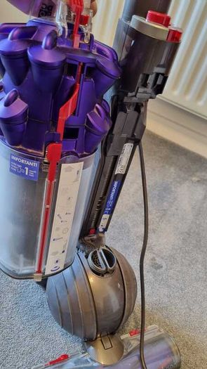 Dyson Vaccuum DC50