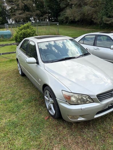 99 Lexus is200 auto