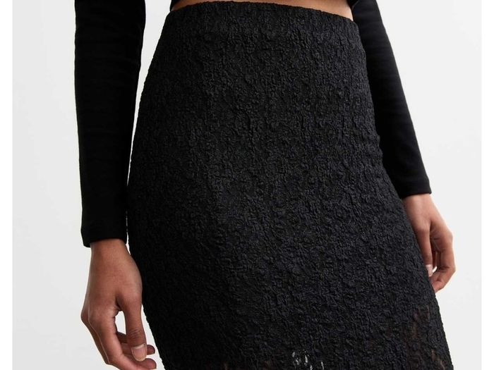 Brand new Black Frill Hem Lace Midi Skirt, NEW LOOK, SIZE 8