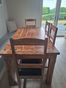 Solid oak kitchen table and 6 chairs