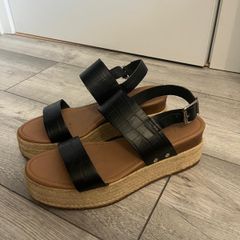 Black sandals