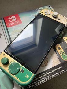 Nintendo Switch OLED Zelda Edition Bundle + Skull & Co Grip & Maxcarry Case