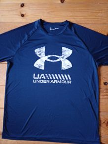 XL Under Armour Teeshirt