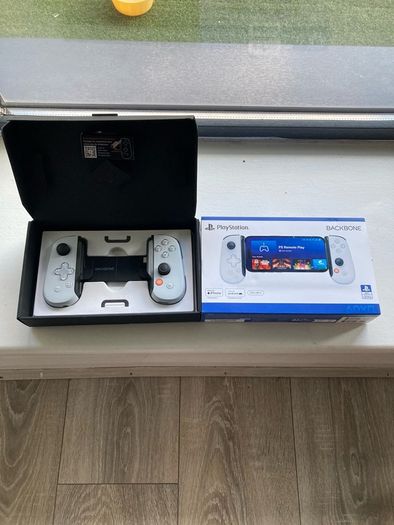playstation Backbone