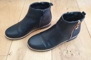 Girls boots
