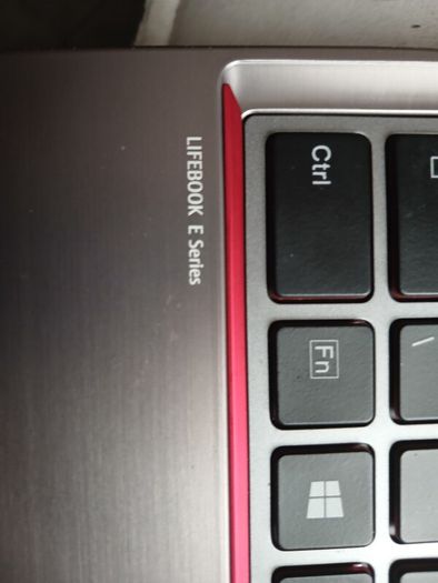 Laptop Lifebook E736
