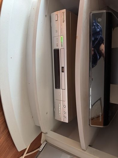 Samsung 43 inch Plasma TV 2013 Stand & Panasonic DVD Player