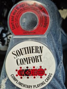 Southern Comfort  Round Playing Cards very rare good condition unopened Whisky Advertising  BLACK AND WHITE SCOTCH WHISKEY Vintage old collectors ashtray new condition  bar pub memorabilia man shed home garden great present  colectebels porcelain Whiskey