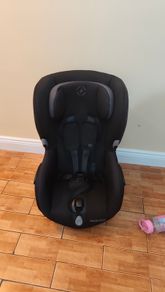 Maxi Cosi Axiss Swivel car seat
