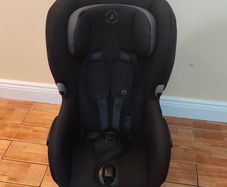 Maxi Cosi Axiss Swivel car seat