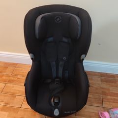 Maxi Cosi Axiss Swivel car seat
