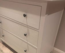 chest of drawers