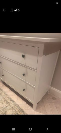 chest of drawers