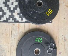 Gym weights with bar and clips