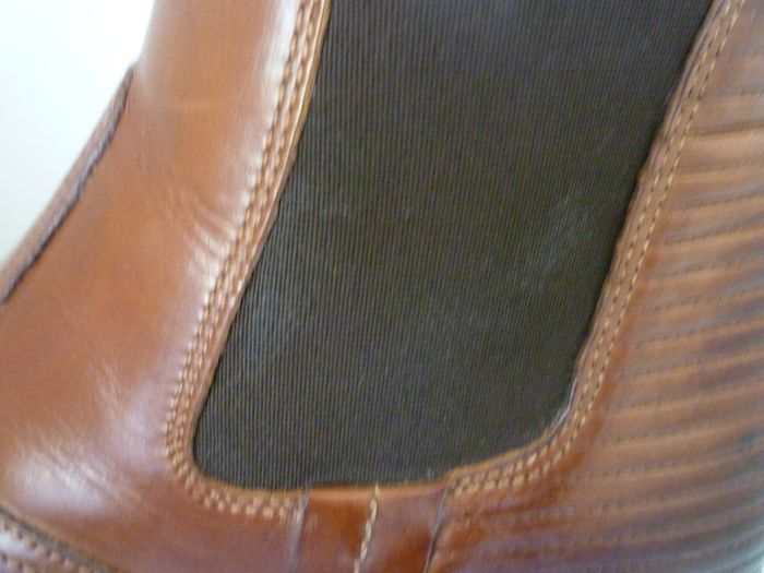 Brown Leather Chelsea Ladies Boots.  Side Zip. Colour Saddle Brown. Brand Ellen Blake.  Size Uk 6 / Eu 39.   In Very Good Condition. Quality Leather