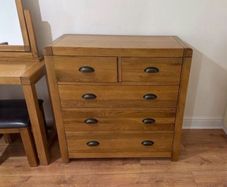 Solid Oak Chest of Drawers Excellent Condition