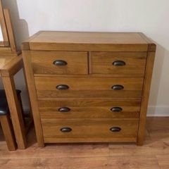 Solid Oak Chest of Drawers Excellent Condition