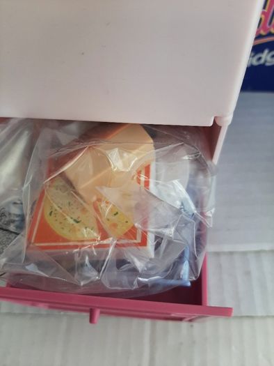 New Sindy vintage unopened Fridge freezer and toy food