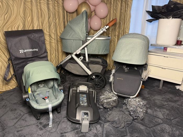 Full travel System Uppababy Vista V2 with car seat and isofix