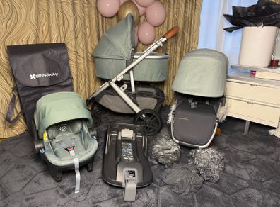 Full travel System Uppababy Vista V2 with car seat and isofix