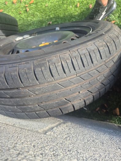 Car wheels and tyres