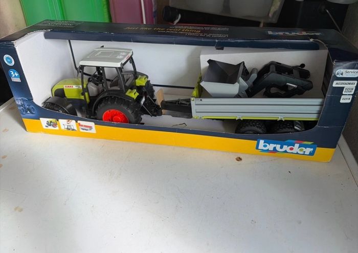 Bruder Tractor & Trailer