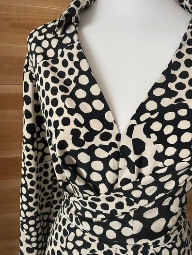 dress River Island long sleeve wrap effect off white and black dots pattern size 38