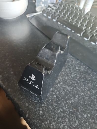 PS4 pad stand