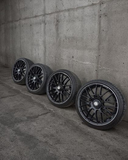 20" Mercedes AMG Black Alloys